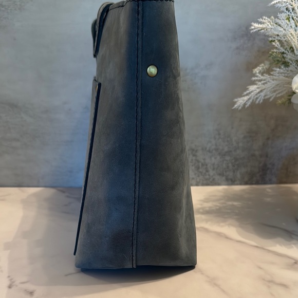 Portland Leather Storm Medium Crossbody - Picture 4 of 9